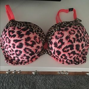 NWT Victoria’s Secret Leopard Print Bombshell Bra